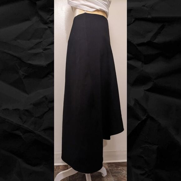 TR Line and Dot Handkerchief skirt - EUC - Picture 4 of 12